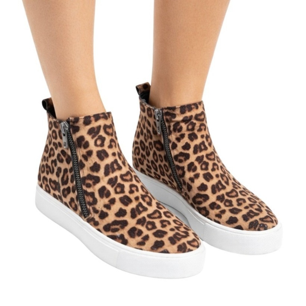 Soda Leopard Print Platform Sneaker Booties Brown Cheetah Zip High Top 6.5